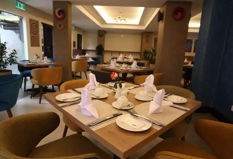 Отель Prideinn Westlands Luxury Boutique