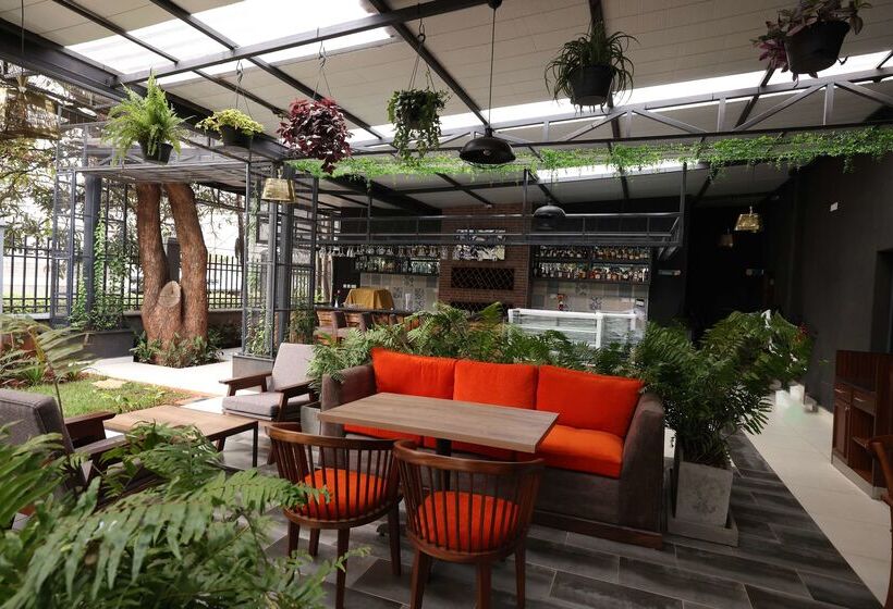 Отель Prideinn Westlands Luxury Boutique