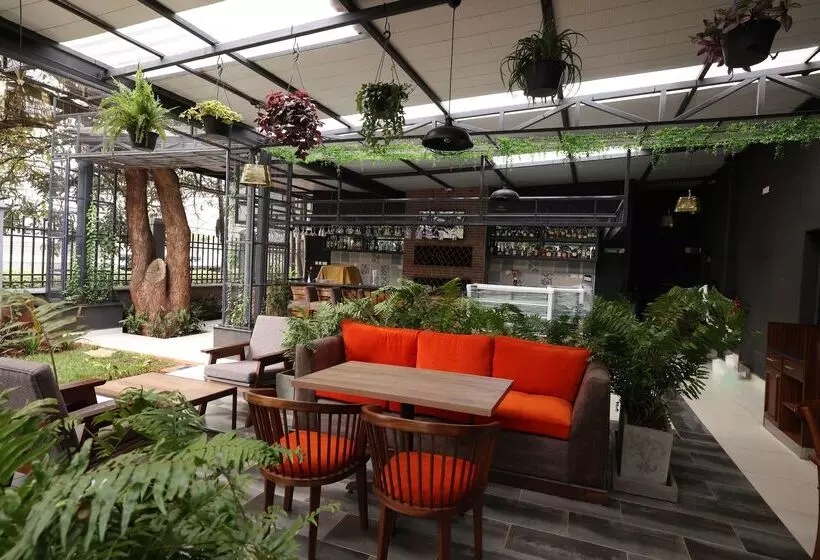 Отель Prideinn Westlands Luxury Boutique