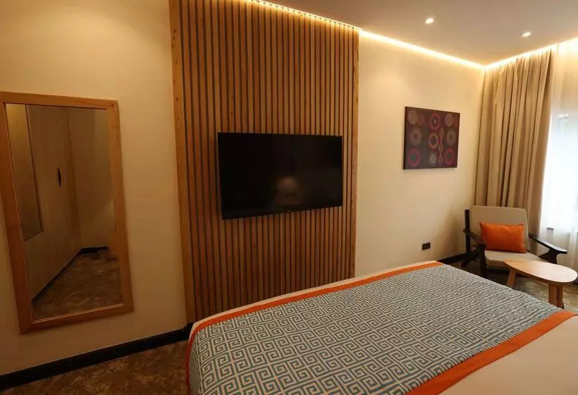 Отель Prideinn Westlands Luxury Boutique