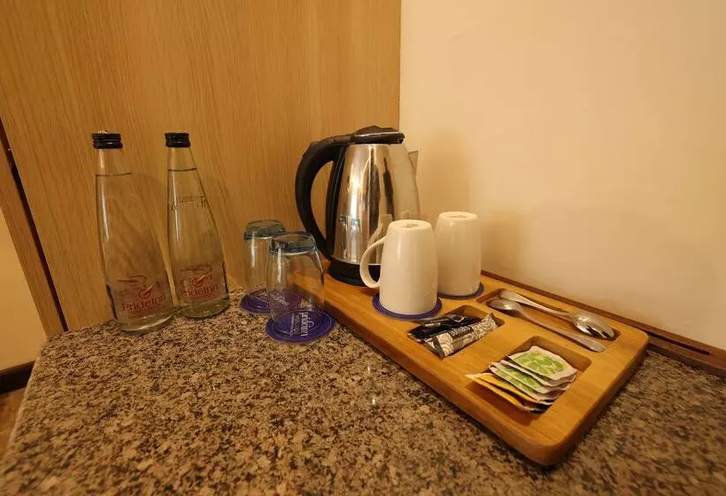 Отель Prideinn Westlands Luxury Boutique