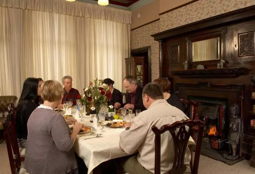 Отель Safari Lodge