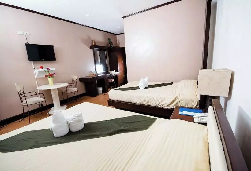 בית מלון כפרי San Remigio Beach Club Sports And Leisure Resort