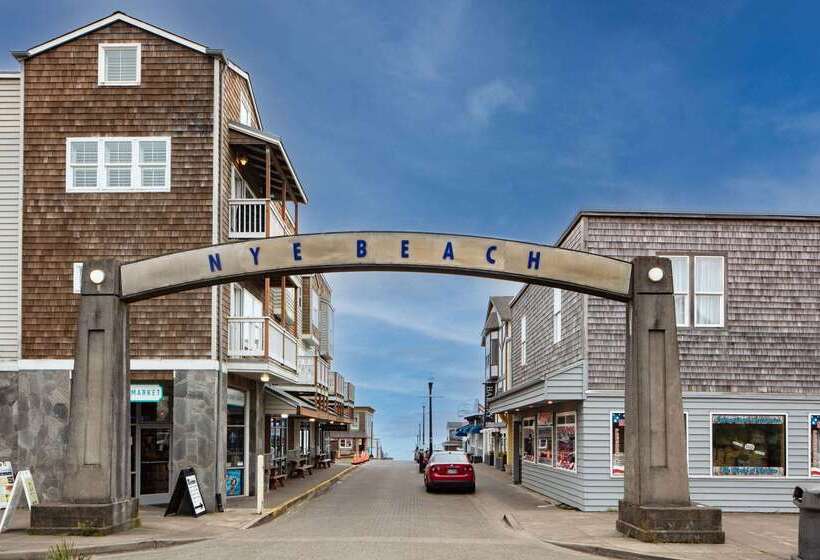 Отель Travelodge By Wyndham Newport