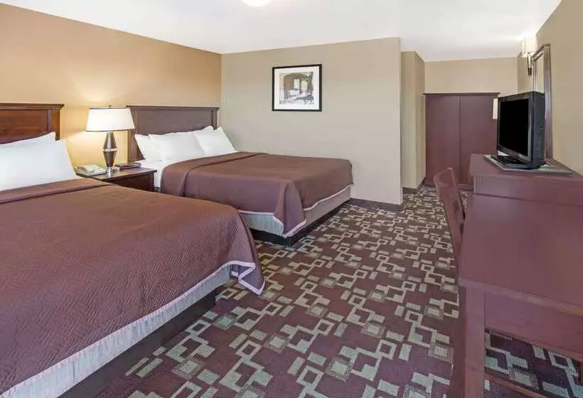 Отель Travelodge By Wyndham Newport