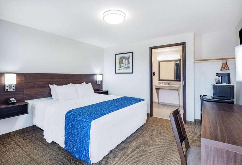 Отель Travelodge By Wyndham Newport