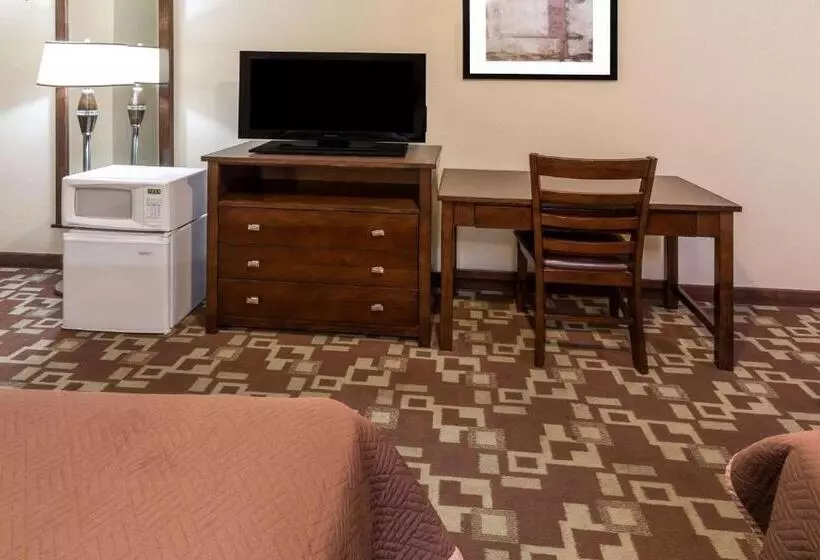 Отель Travelodge By Wyndham Newport