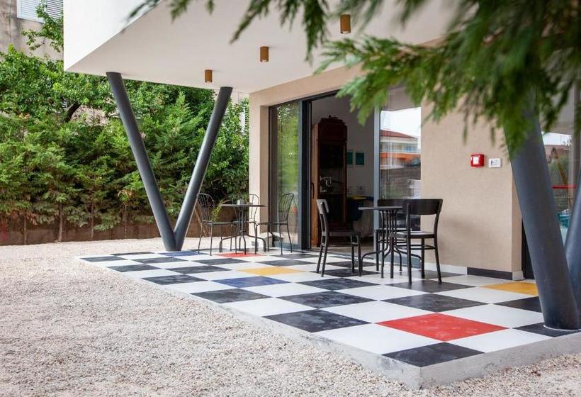 Subtub Hostel Makarska