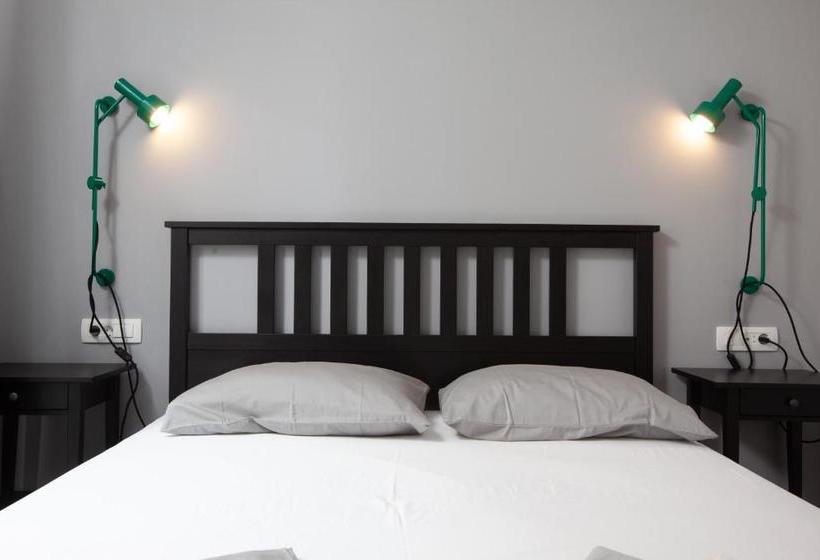 Subtub Hostel Makarska