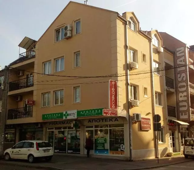 Hotelli Accommodation Elegance