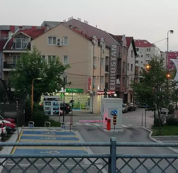 Hotelli Accommodation Elegance