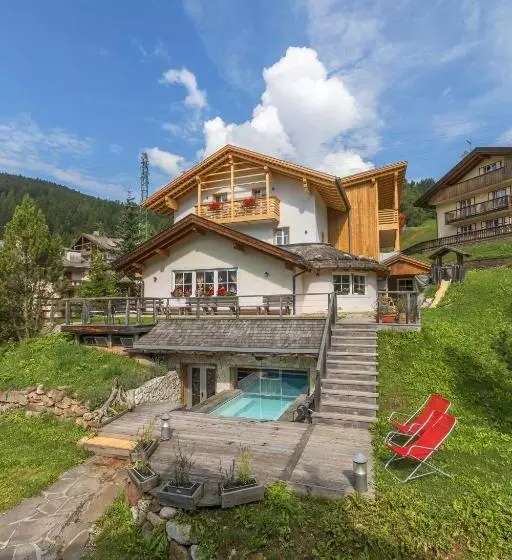 هتل Arnica Mountain