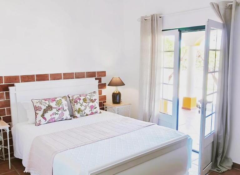 Отель Herdade Do Rio Torto