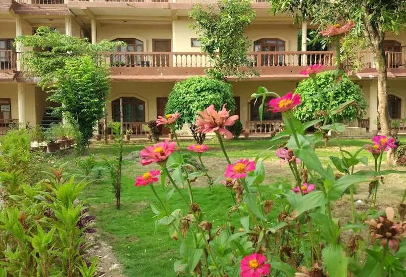 هتل Jungle Wildlife Camp