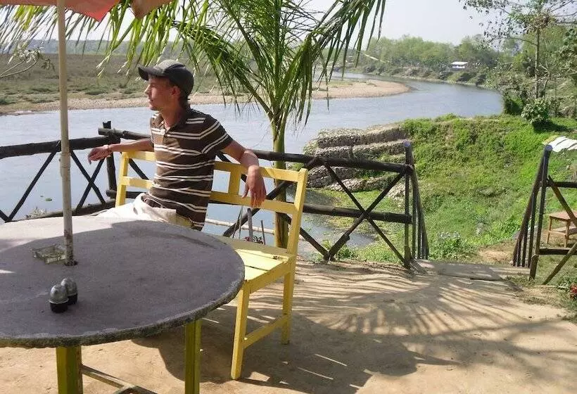 هتل Jungle Wildlife Camp