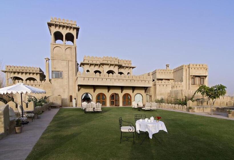 هتل Mihir Garh