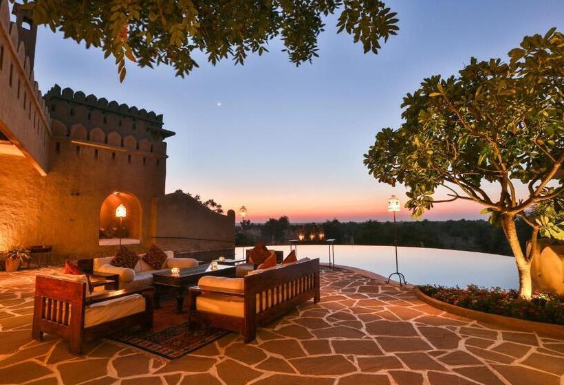 هتل Mihir Garh