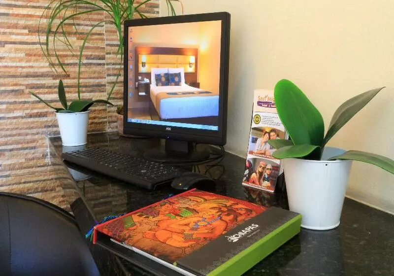 Отель San Miguel, En El Centro  Desayuno Gratis