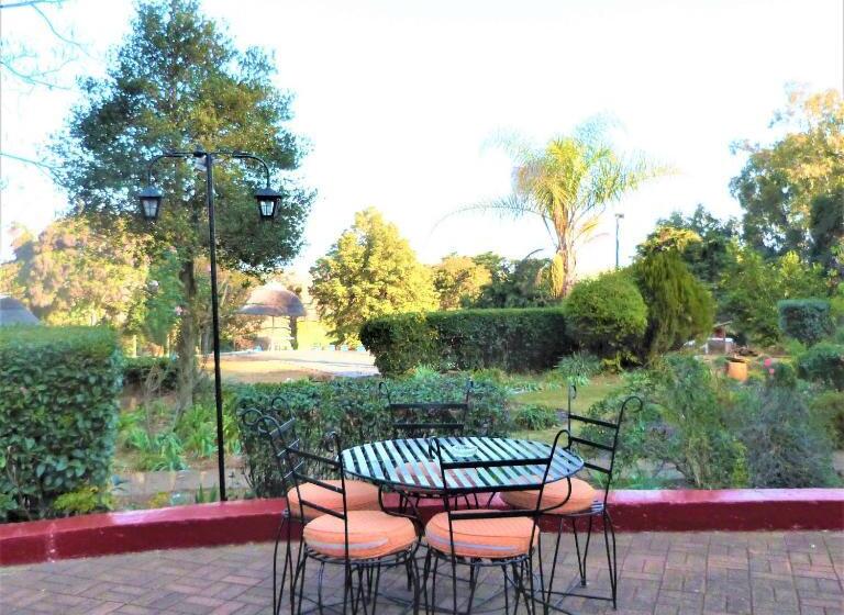 فندق Sandford Park Country