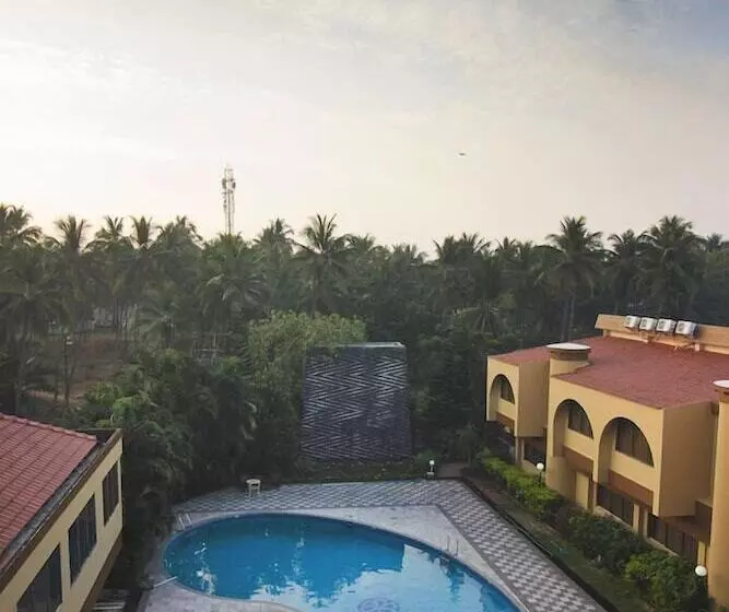 Отель Paradise Isle Beach Resort