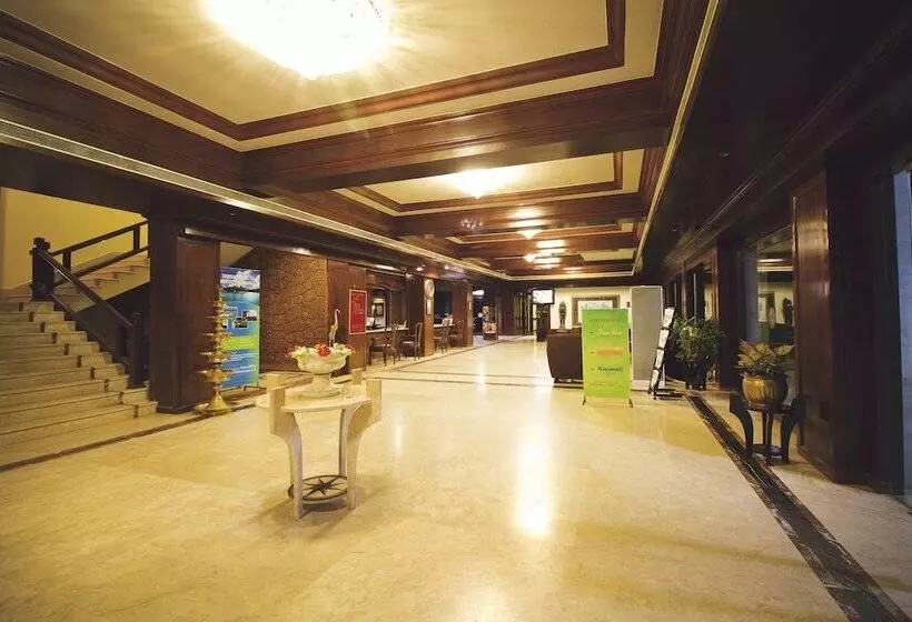 Отель Paradise Isle Beach Resort