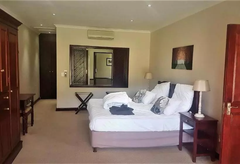 هتل Lake Pleasant