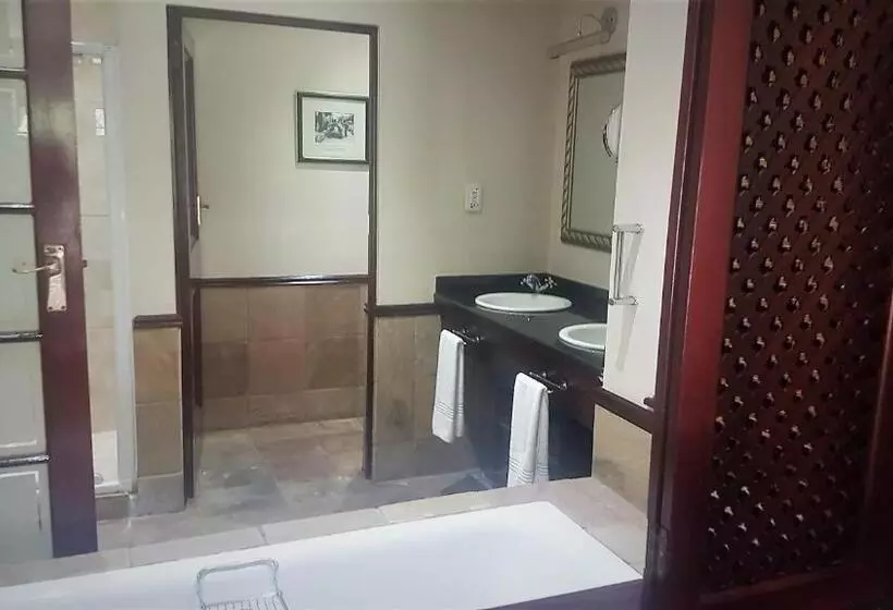 هتل Lake Pleasant