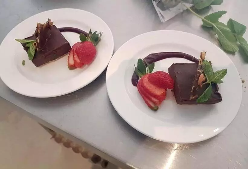 هتل Lake Pleasant