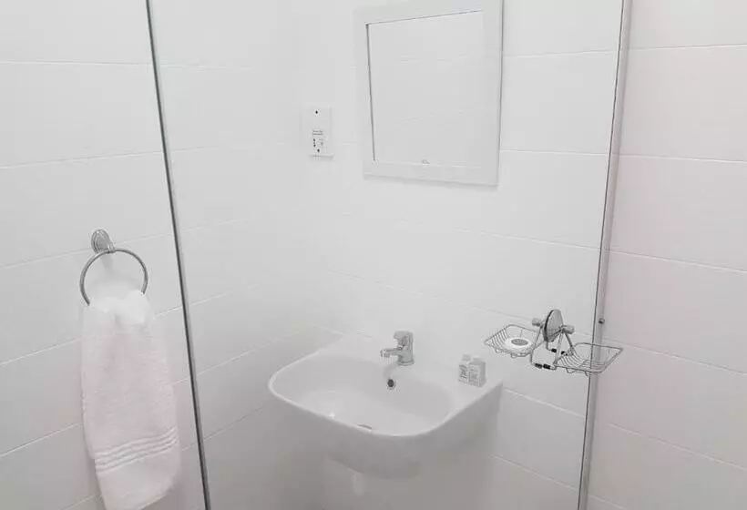 هتل Lake Pleasant