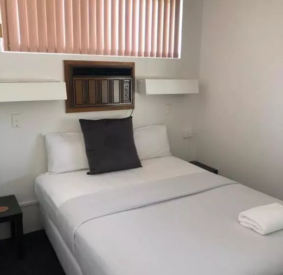 Отель Ben Hall Motor Inn