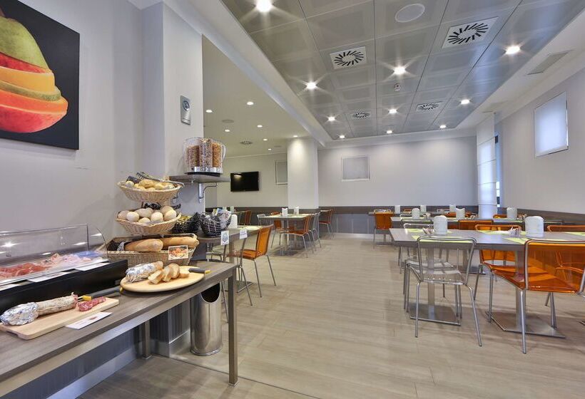 בית מלון כפרי Best Western Plus Borgolecco