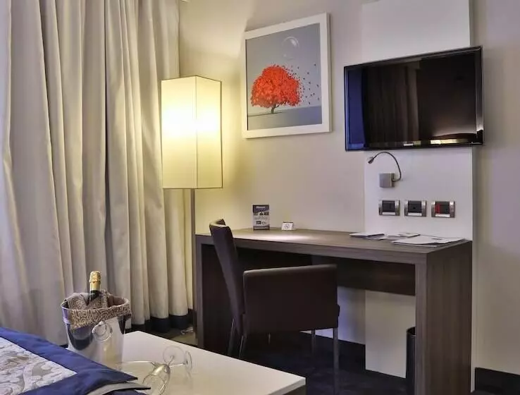 هتل Best Western Plus Borgolecco