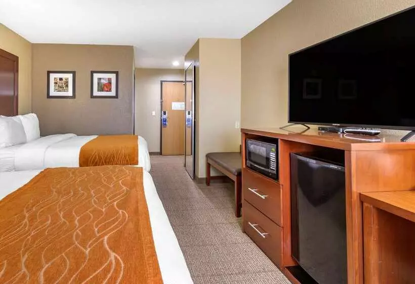 בית מלון כפרי Comfort Inn & Suites