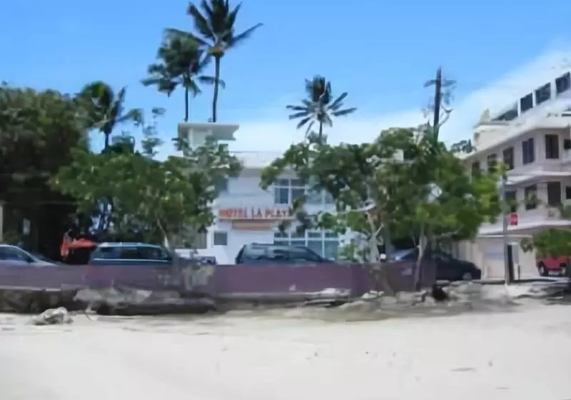 هتل La Playita