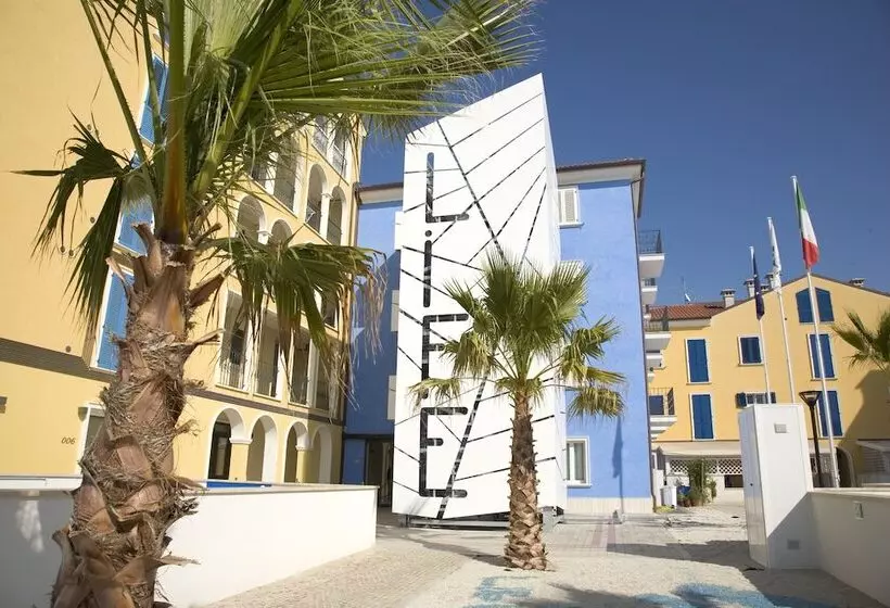 Life Hotel Seaview & Spa