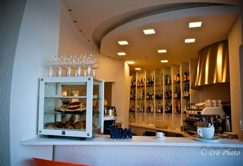 Life Hotel Seaview & Spa