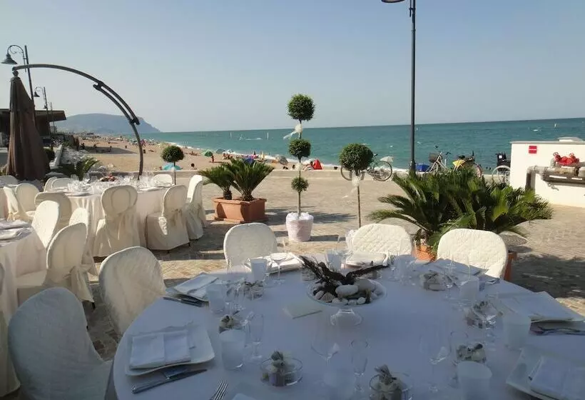 Life Hotel Seaview & Spa