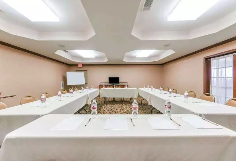 Hotel Super 8 By Wyndham Alvarado