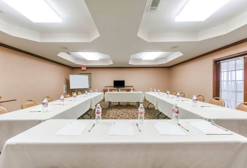 فندق Super 8 By Wyndham Alvarado