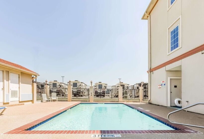 فندق Super 8 By Wyndham Alvarado