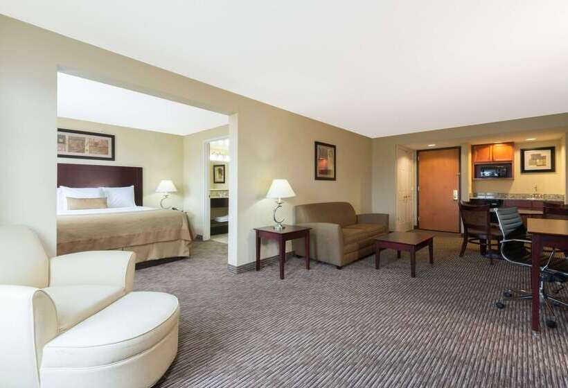 בית מלון כפרי Wingate By Wyndham Dayton  Fairborn