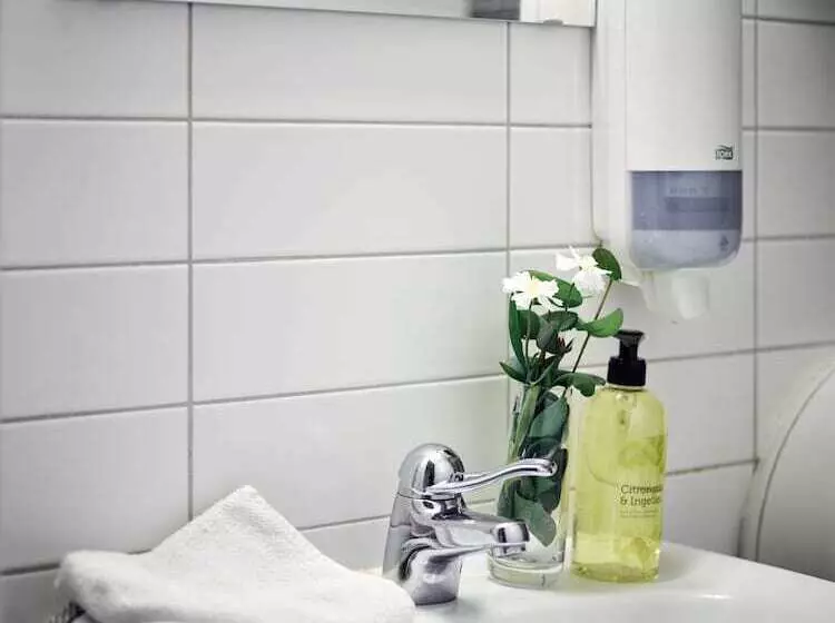 הוסטל Göteborgs Bed & Breakfast