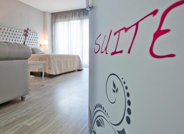 هتل Alix Boutique