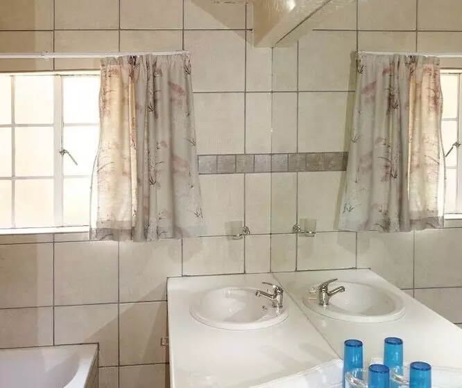 ホテル Bedfordview Boutique Lodge