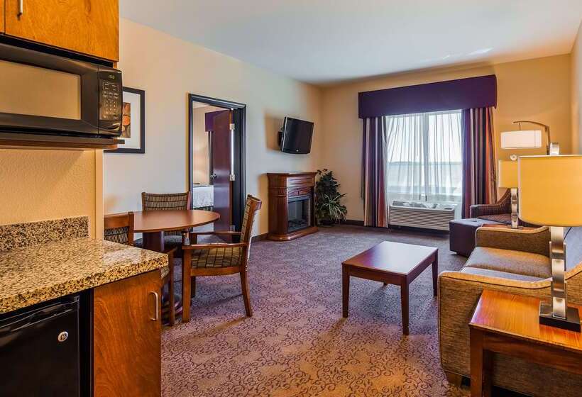 فندق Best Western Plus Carousel Inn & Suites Burlington