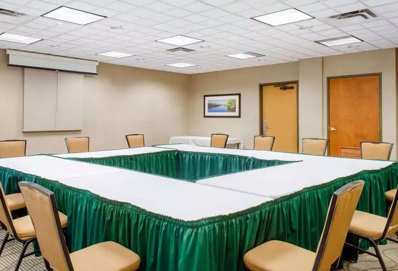 Отель Comfort Inn & Suites Biloxid Iberville