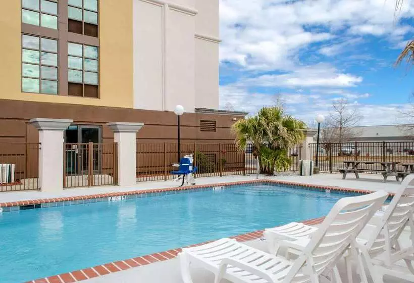 Отель Comfort Inn & Suites Biloxid Iberville