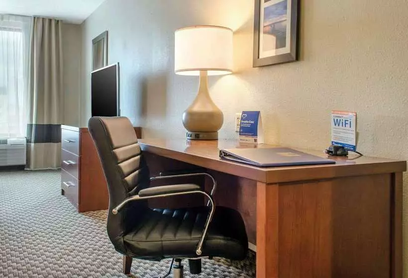 Отель Comfort Inn & Suites Biloxid Iberville