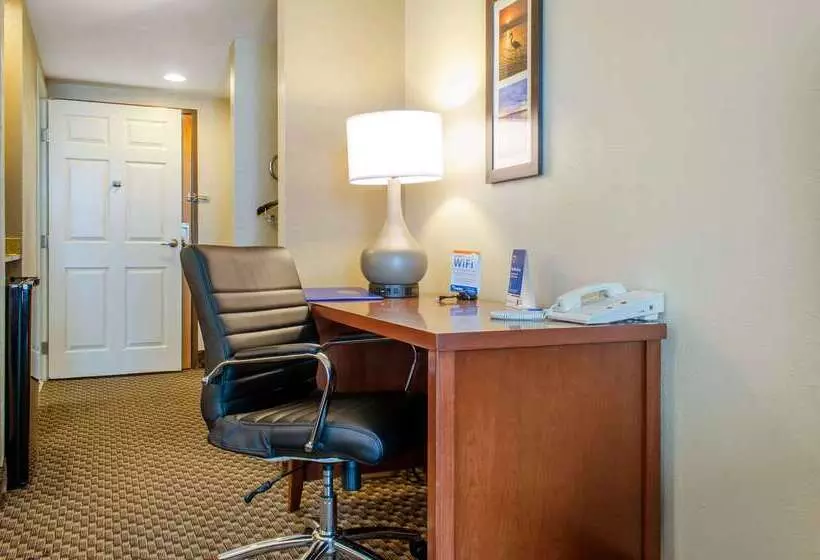Отель Comfort Inn & Suites Biloxid Iberville