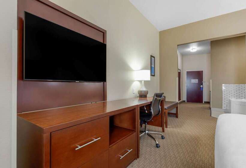 فندق Comfort Suites